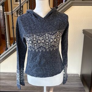 ⭐️O’Neill Blue and Cream Pullover Hooded Sweater Size Small